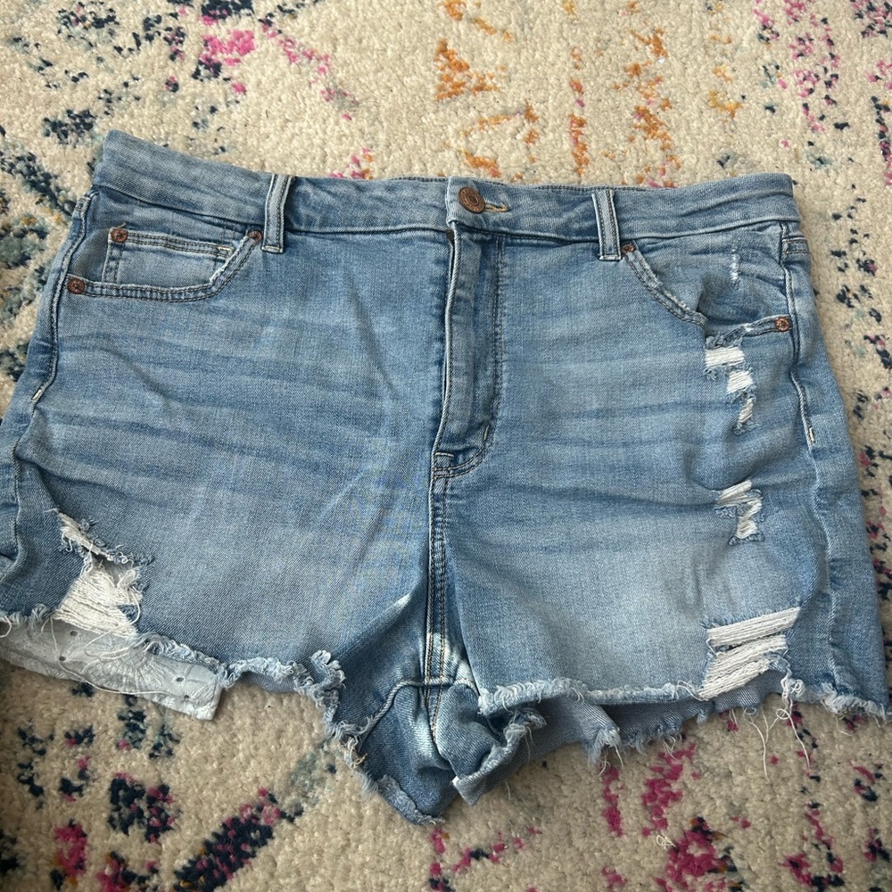 American Eagle curvy high-rise shortie